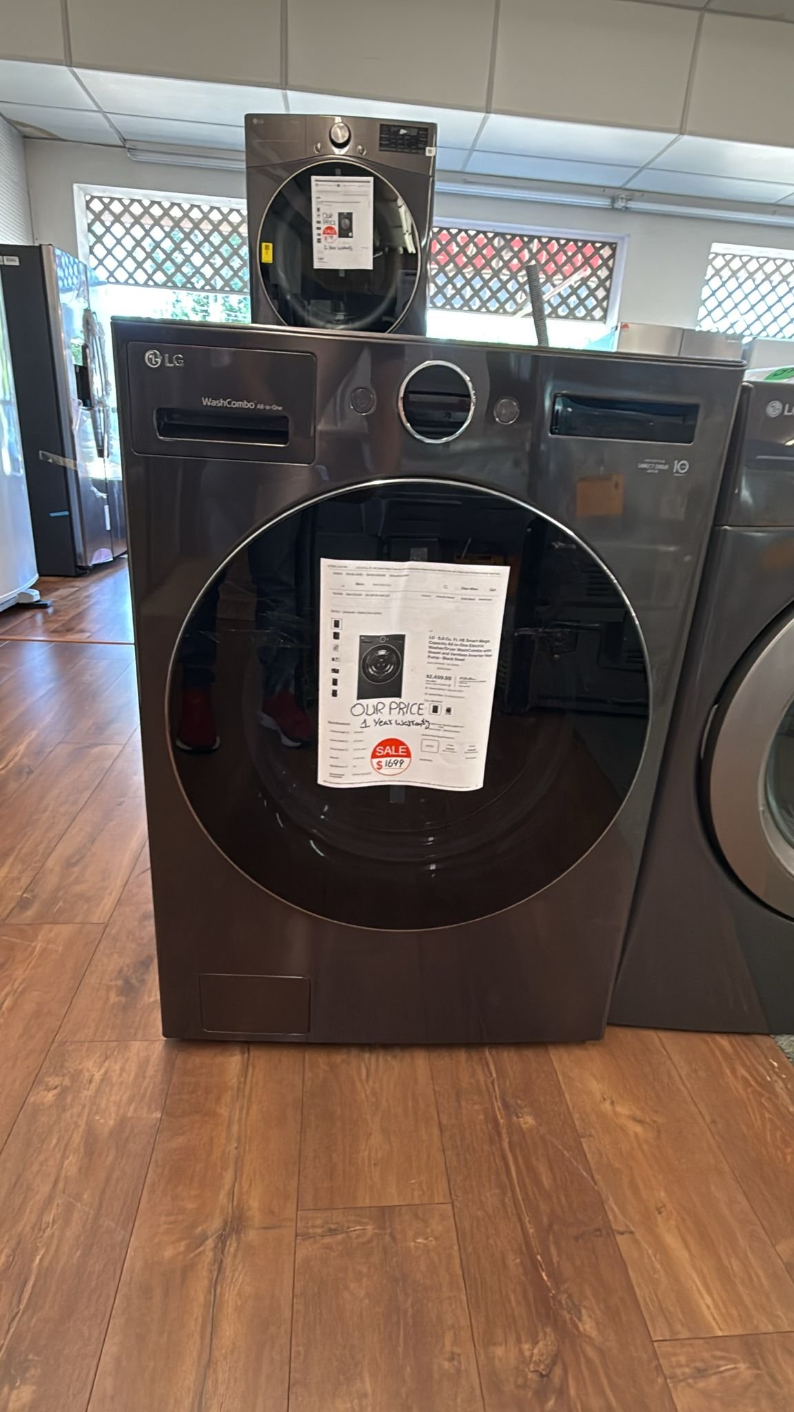 LG New 27 Inch Smart Front Load Washer/ Dryer Combo